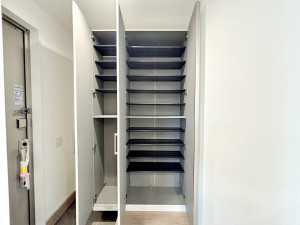 内装 【シューズボックス】 可変棚で収納物にあった高さへ調整可能な大型シューズボックス。汚れたら取り外し洗えます