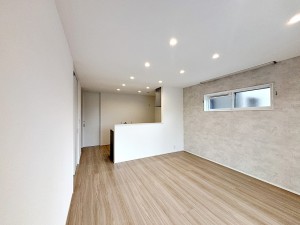 居間 忙しい朝でもご家族揃って食事ができる、ゆとりある大きさのダイニングスペースです!