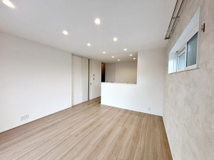 居間 水回りがキッチン周辺に集約された間取りは、毎日の家事の効率アップに効果てき面!