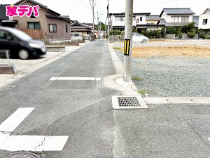 外観 前面道路:西側約4.3m幅
