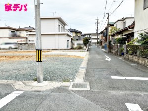 外観 前面道路:南側約4m幅