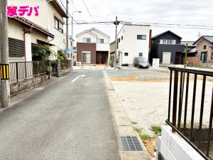 外観 前面道路も広く車通りも少ないので、運転が苦手な方でも自分のペースで駐車ができます