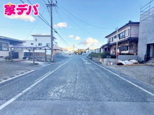 外観 前面道路:北側約8.4m幅