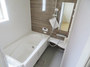 風呂 【施工例】ゆったり入れる浴槽、一日の疲れを癒してくれるくつろぎのバスタイムを…