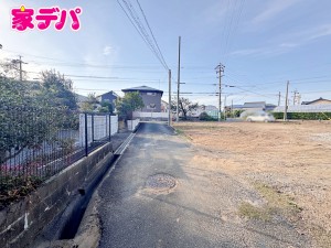 外観 前面道路は車通り少ないのでお子様も安心して暮らせる環境です