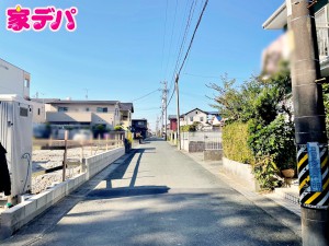 外観 前面道路:北東側約4.5m幅