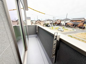 その他画像 【バルコニー】 陽当たり良好で、晴れた日には洗濯物がカラッと乾きますね