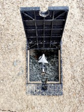 外観 散水栓が設置されています!お庭の水撒き、洗車、お掃除、お子様の水遊びなど便利です!