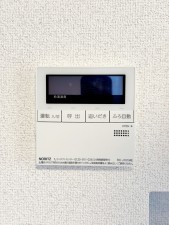 その他画像 リビングに設置されていますので、浴室まで行かずにお湯張りや追い炊きが可能です。