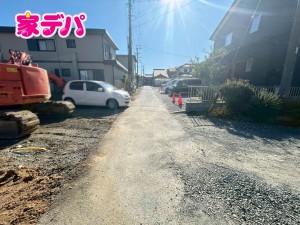 外観 前面道路:西側約4m幅