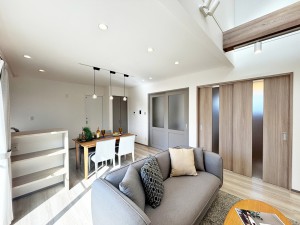 居間 ナチュラルなリビングはどんなインテリアにも合います!