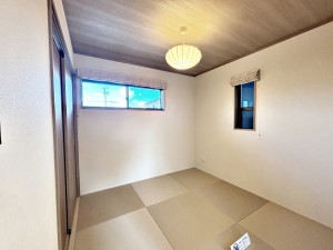 その他画像 【和室4.5帖】 リビングと続き間の和室は落ち着きますね。ゆったりとした時間を過ごせます。