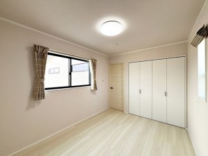 その他画像 【洋室6帖】 全居室ペアガラスで断熱性・遮熱性があり結露が激減、保温・保冷効果で節電に繋がります。