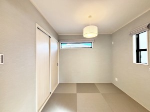 その他画像 【和室4.5帖】 続き間の和室は収納スペースとして利用したり、一つのお部屋としてご使用いただけます。