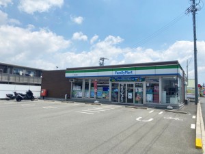 周辺 ファミリーマート豊川市田町店(620m)