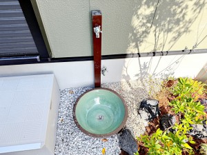 外観 玄関横には立水栓が設置されています!お庭の水撒き、洗車、お掃除、お子様の水遊びなど便利です!