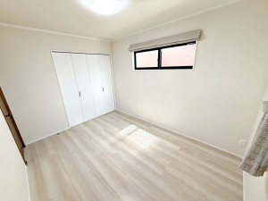 子供部屋 【洋室6帖】 お子様にとっての初めての「自分の部屋」。学習机やベッドの配置もラクラクです。