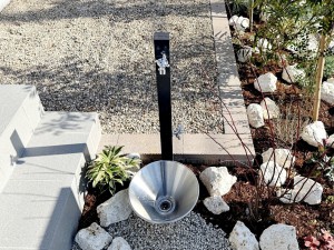 外観 玄関横には立水栓が設置されています!お庭の水撒き、洗車、お掃除、お子様の水遊びなど便利です!