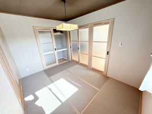 その他画像 【和室6帖】 玄関から直接行ける和室は突然のお客様の訪問にも難なくご対応できます。