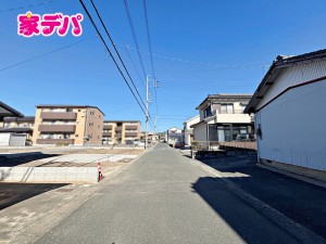 外観 前面道路:東側約5m幅