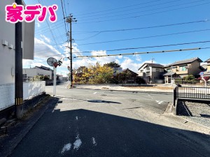 外観 前面道路も広く車通りも少ないので、運転が苦手な方でも自分のペースで駐車ができます