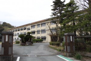 周辺 国府小学校(430m)