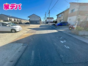 外観 前面道路:南側約6m幅