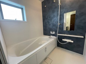 風呂 【施工例】ゆったり入れる浴槽、一日の疲れを癒してくれるくつろぎのバスタイムを…