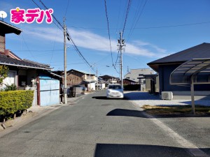 外観 前面道路:南東側約6m幅