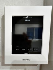 その他画像 カラーモニターでとても鮮明に来訪者が確認でき、不在の際の録画機能もありとても便利です。