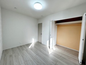 子供部屋 【洋室6帖】 お子様の一人部屋に最適な居室です。クローゼット付きで自然とお片付けできる環境に!