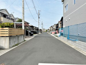 外観 前面道路:北西側約6m幅