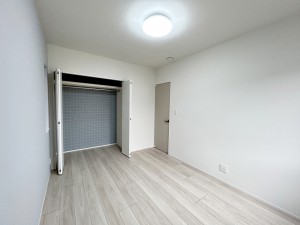 子供部屋 【洋室6帖】 お子様の一人部屋に最適な居室です。クローゼット付きで自然とお片付けできる環境に!