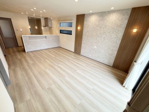 居間 ナチュラルテイストのLDK。ダイニングセットを置いてもゆとりがあります!
