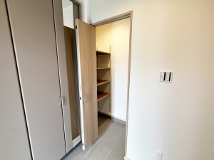 その他画像 【土間収納】 アウトドア用品や屋外で遊ぶ子供のおもちゃ、園芸用品などの収納に便利な土間収納
