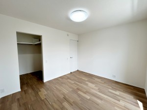 寝室 【洋室7帖】 2階主寝室にはウォークインクローゼットが付いており、お部屋を最大限広くご活用いただけます。