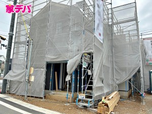 外観 上棟しました。ご見学希望のお客様につきましては同型同仕様の物件にご案内いたします