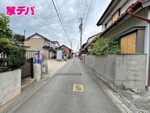 外観 前面道路:南西側約3.8m幅