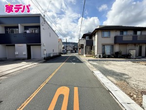 外観 前面道路:西側約7.1m幅