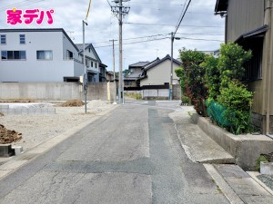 外観 前面道路:北側約4.7m幅