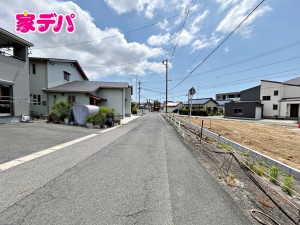 外観 前面道路:北東側約5.5m幅