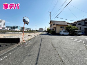 外観 前面道路:北西側約6m幅