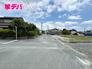 外観 前面道路:北側約6m幅