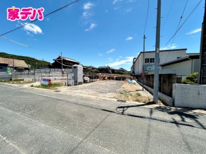 外観 【新築分譲全3棟】ご成約キャンペーン実施中。詳細はスタッフまでお問合せ下さい。(右側)