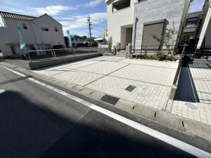 その他画像 駐車場は3台分を確保、並列で駐車できます。