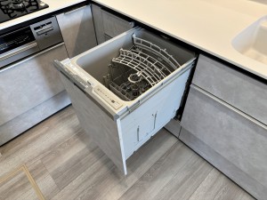 キッチン 【食器洗浄乾燥機】 環境にも手にも優しい食器洗浄乾燥機付きが嬉しいですね!