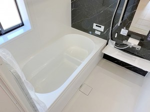 風呂 【施工例】ゆったり入れる浴槽、一日の疲れを癒してくれるくつろぎのバスタイムを…