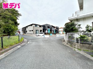 外観 前面道路:南側約5.9m幅、西側約5.9m幅。角地の為日当たり良好です。