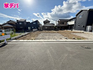 外観 建築予定地です。ご見学希望のお客様につきましては同型同仕様の物件にご案内いたします。当日のご連絡でも対応いたします。お気軽に『家デパ』までお問い合わせ下さい!経験豊富なスタッフが対応いたします。