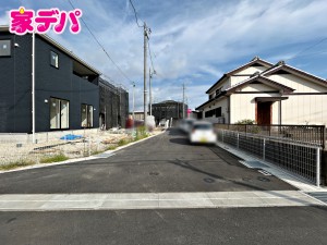 外観 前面道路:南側約4.8m幅